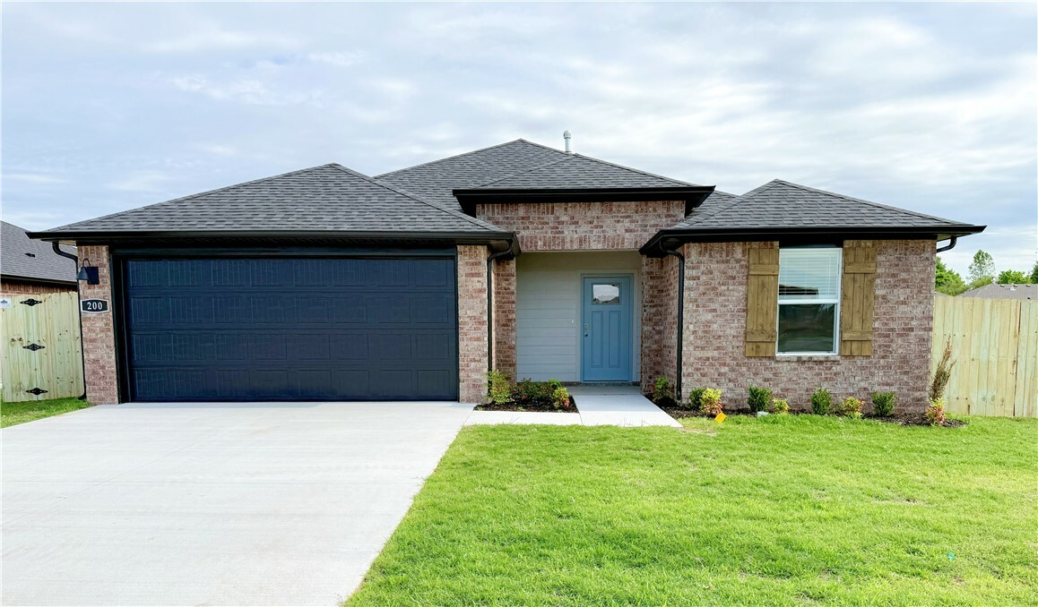 Property Photo:  200 Collie Avenue  AR 72745 
