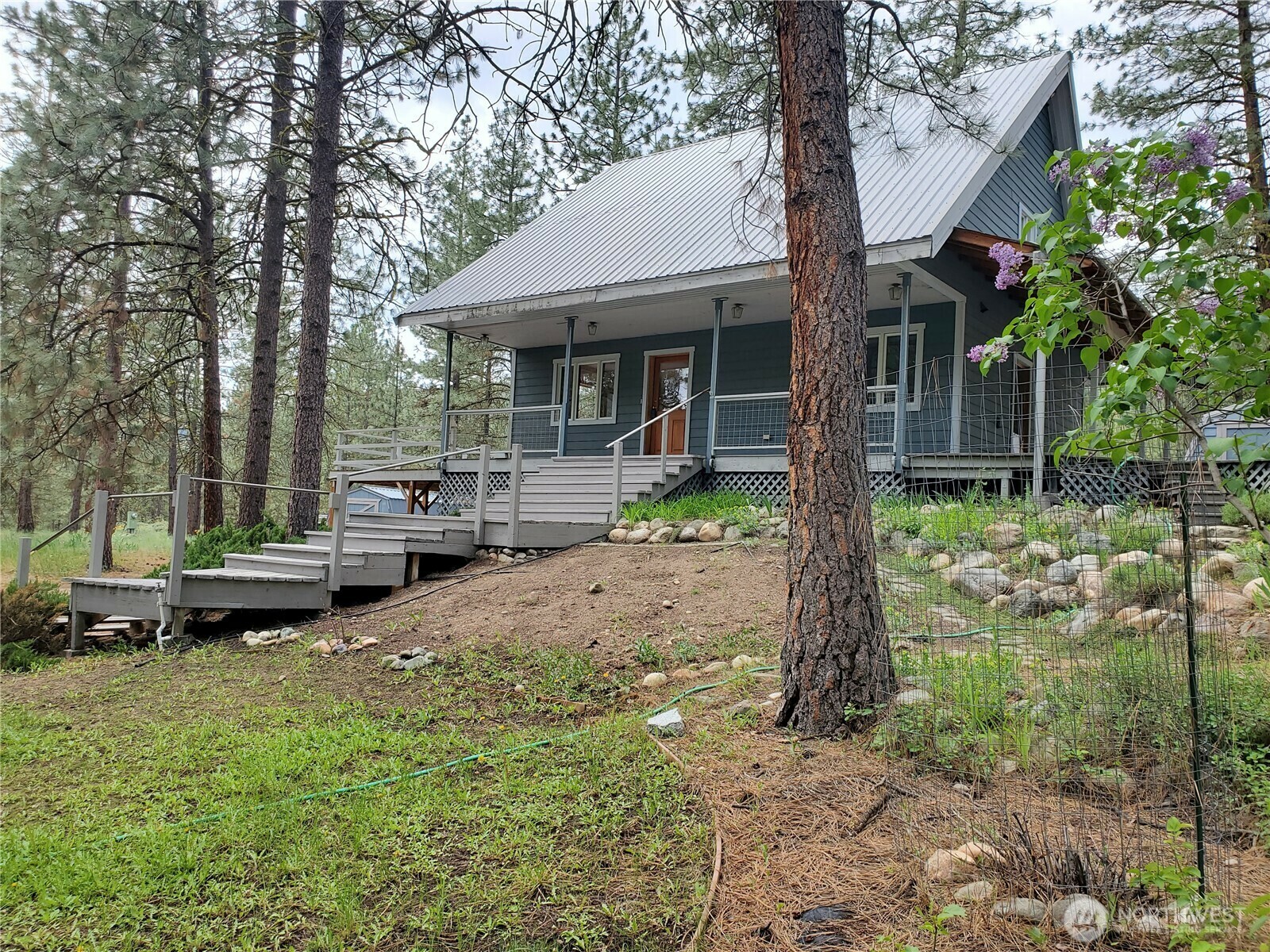 Property Photo: 5 Chase Road N WA 98862