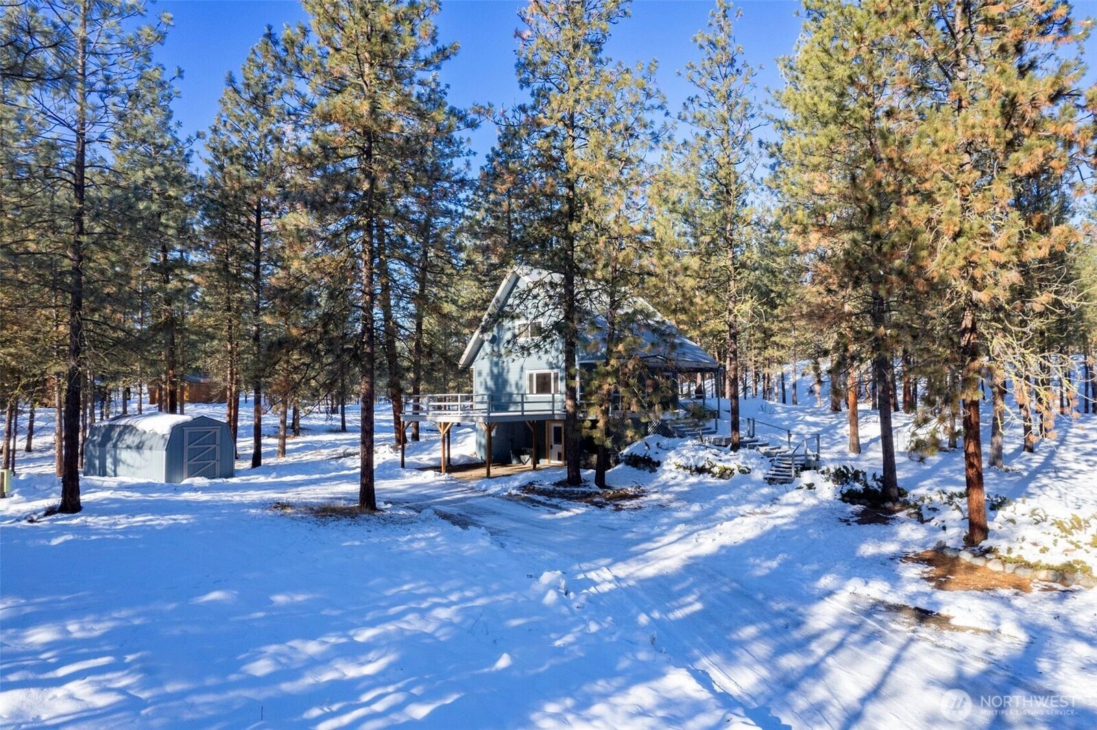 Property Photo:  5  Chase Road N  WA 98862