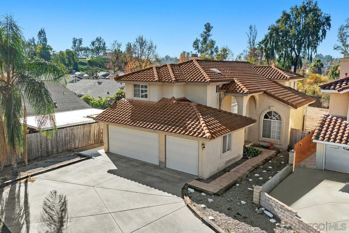 Property Photo:  2137 Pleasantwood Lane  CA 92026 