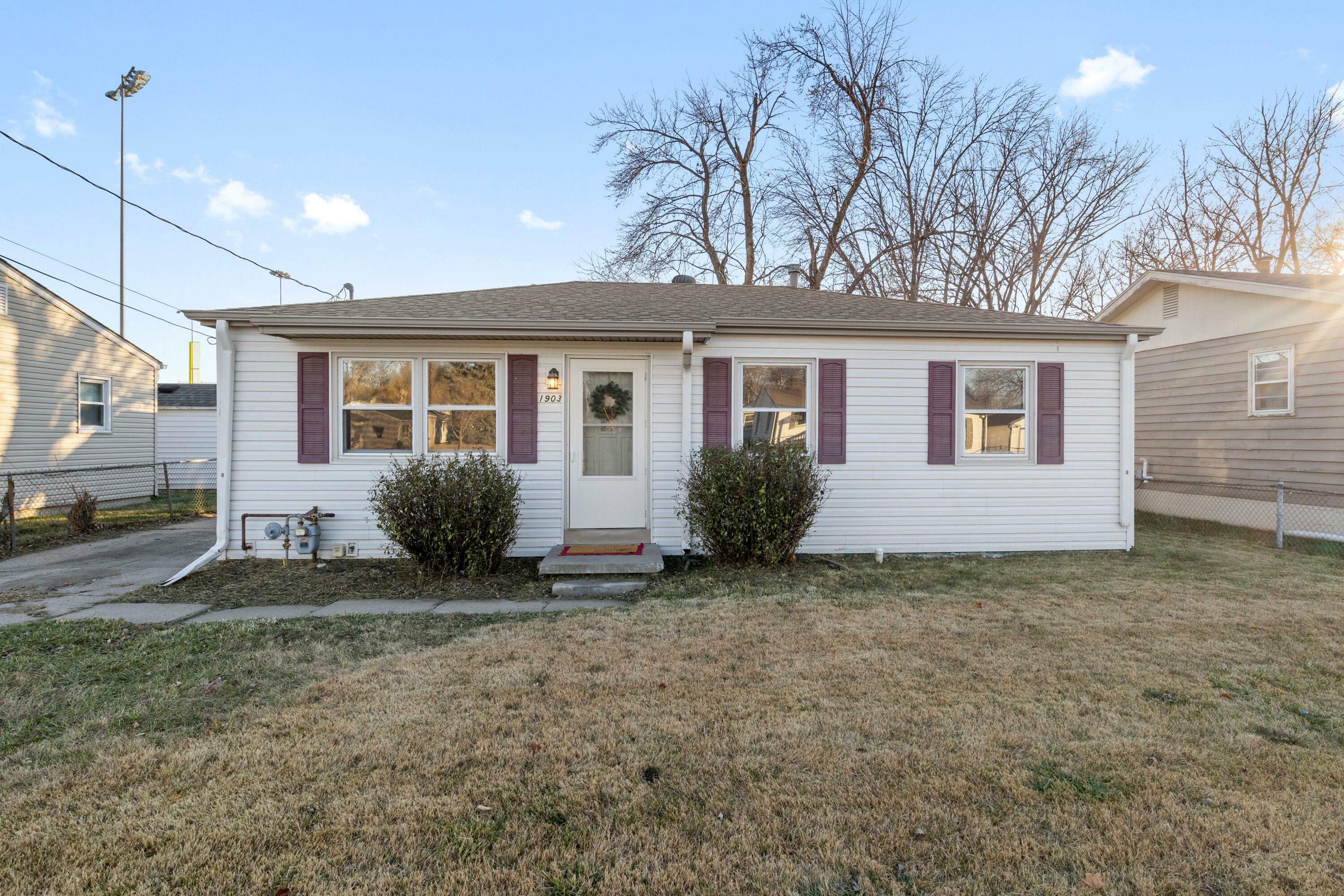 Property Photo:  1903 Ave L  IA 51501 