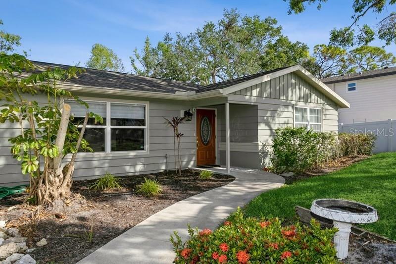 Property Photo:  108 Park Drive  FL 34229 