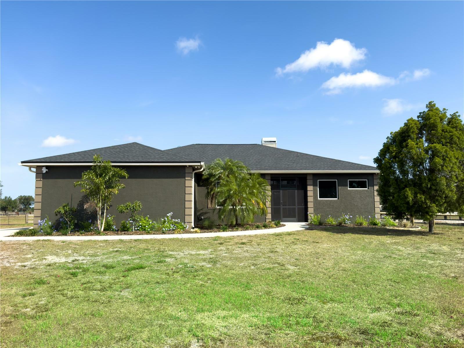 Property Photo: 25205 67th Avenue E FL 34251