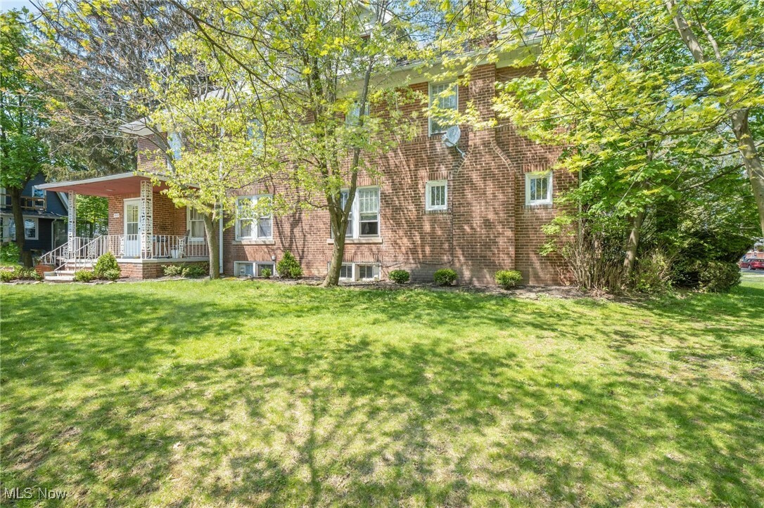 Property Photo:  1512 Parkhill Road  OH 44121 