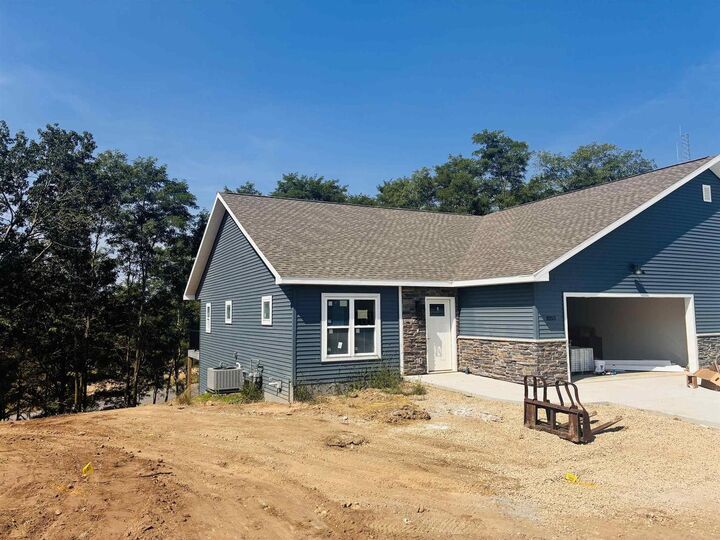 1053 Armida Court  Reedsburg WI 53959 photo