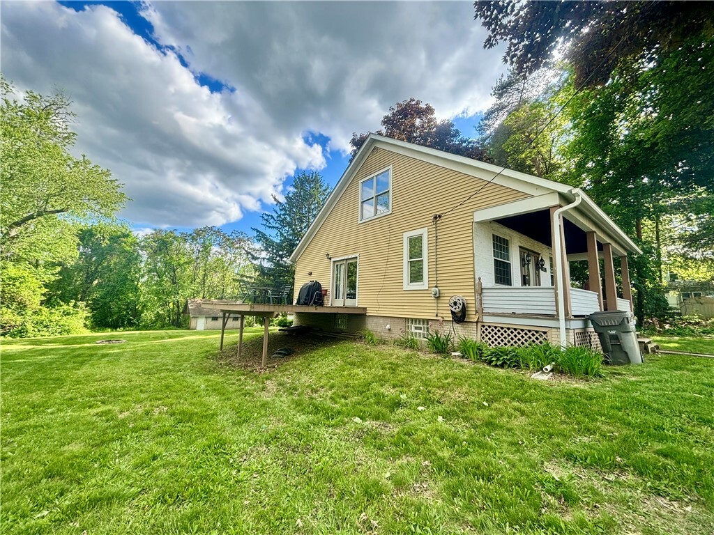 Property Photo: 1713 W 8th St PA 15010