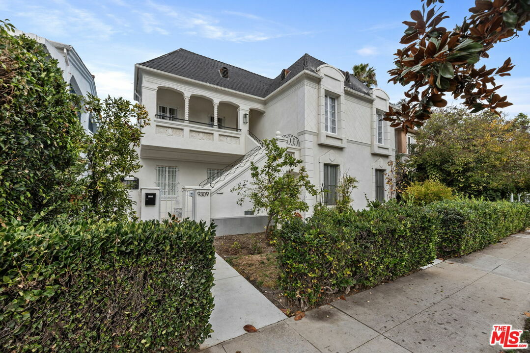 Property Photo:  9309  W Olympic Blvd  CA 90212 