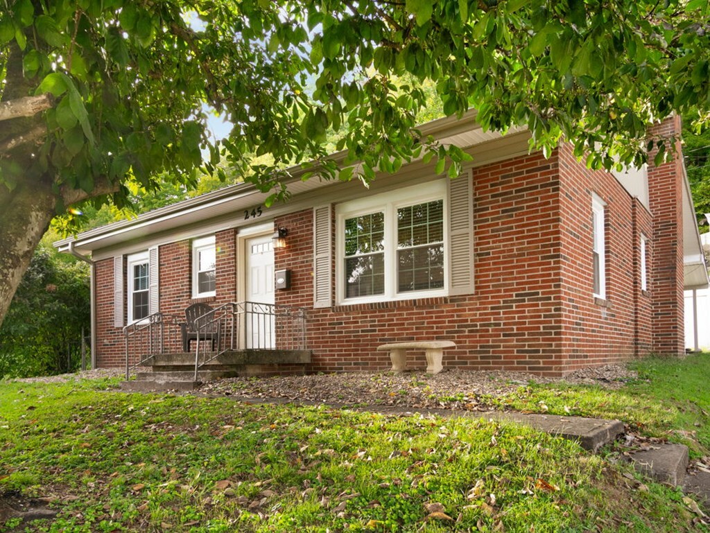 Property Photo: 245 Fifth KY 41240
