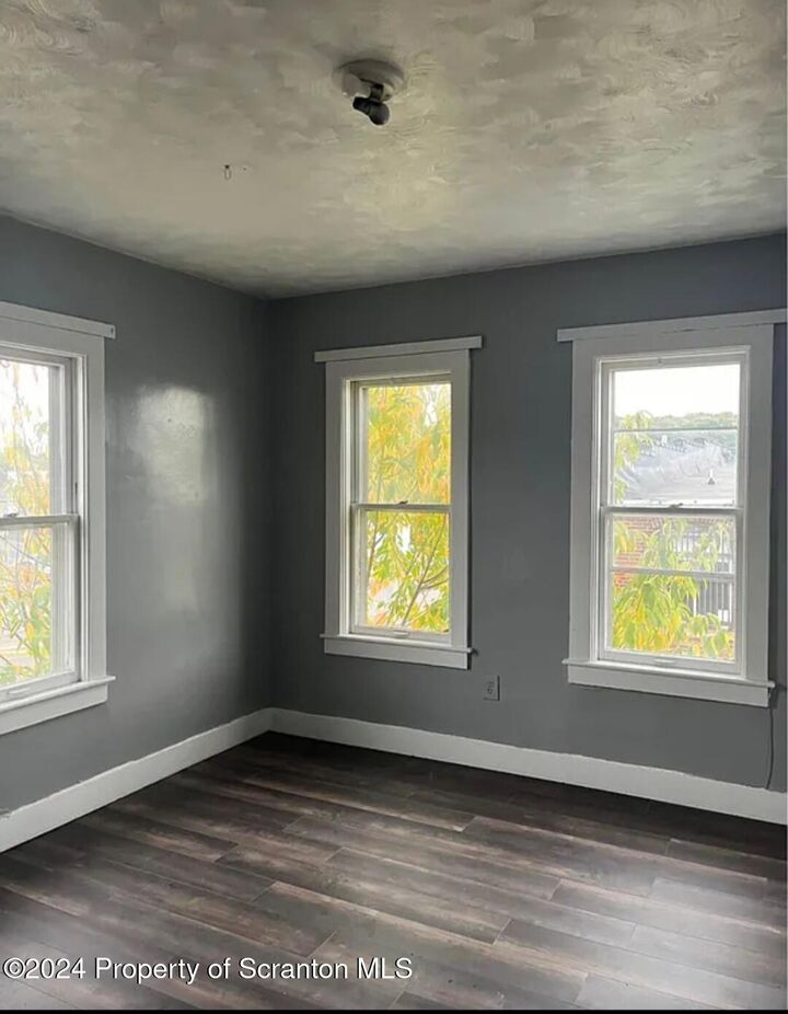 734 Grant 4  Dickson City PA 18519 photo