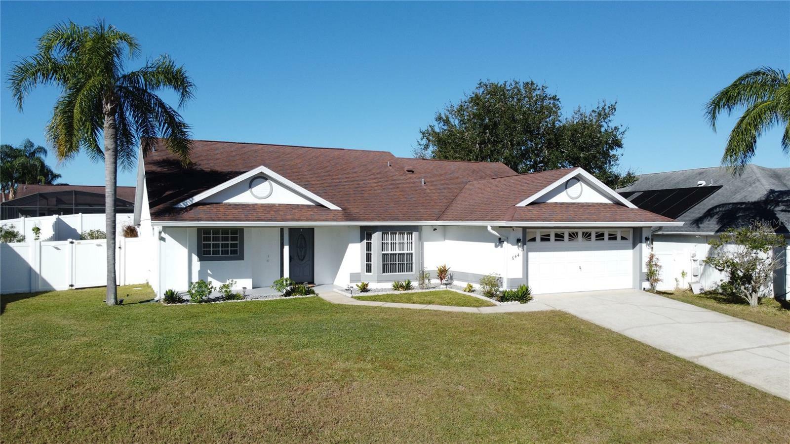 Property Photo:  644 Bent Oak Loop  FL 33837 