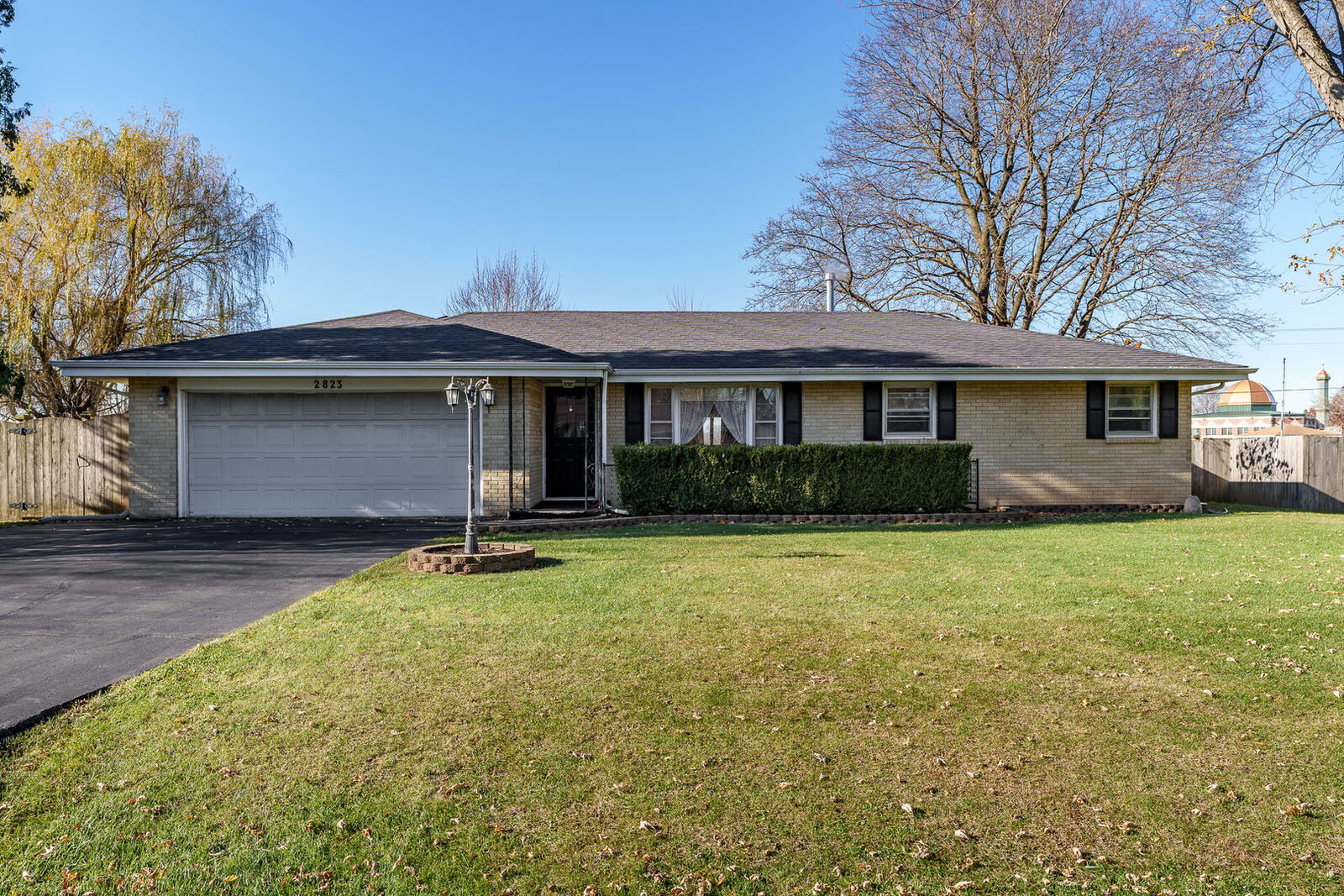 Property Photo: 2823 Woodside Drive IL 61109