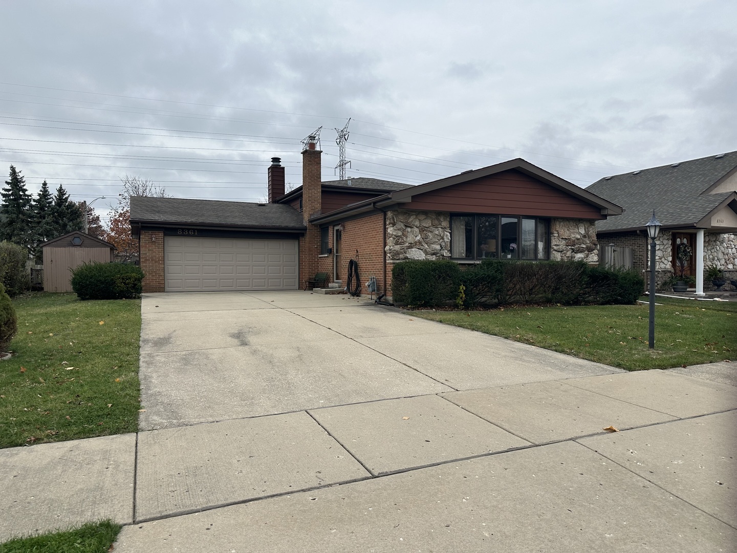 8361 W Maynard Road  Niles IL 60714 photo