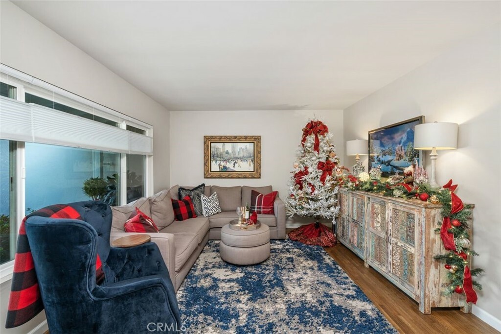 Property Photo:  470 Walnut Avenue  CA 91007 