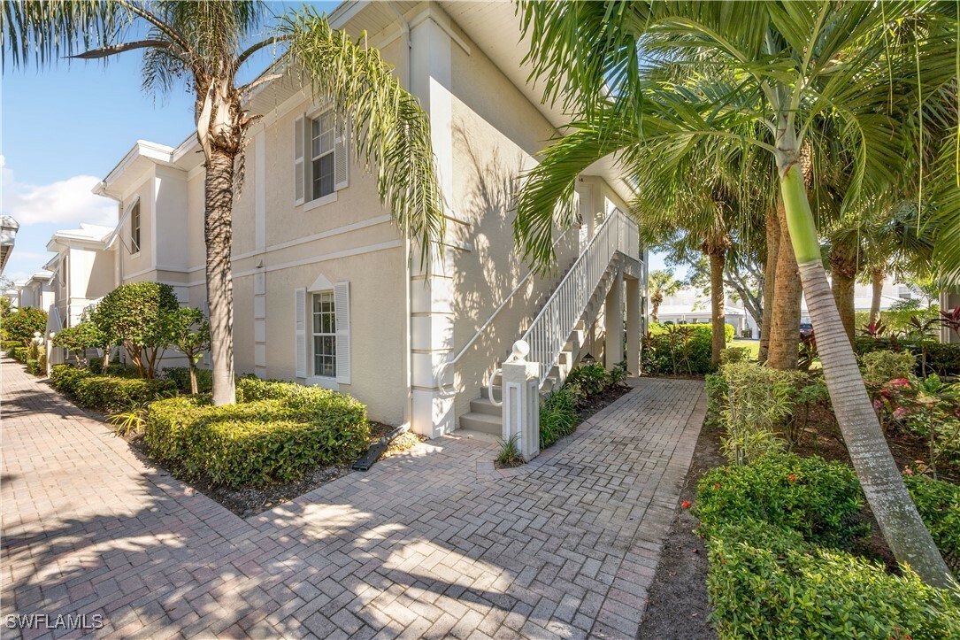 Property Photo:  1360 Sweetwater Cove 104  FL 34110 