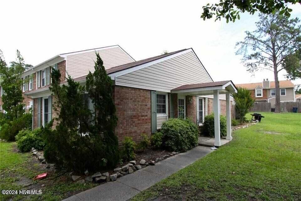 Property Photo: 114 King George Court NC 28546