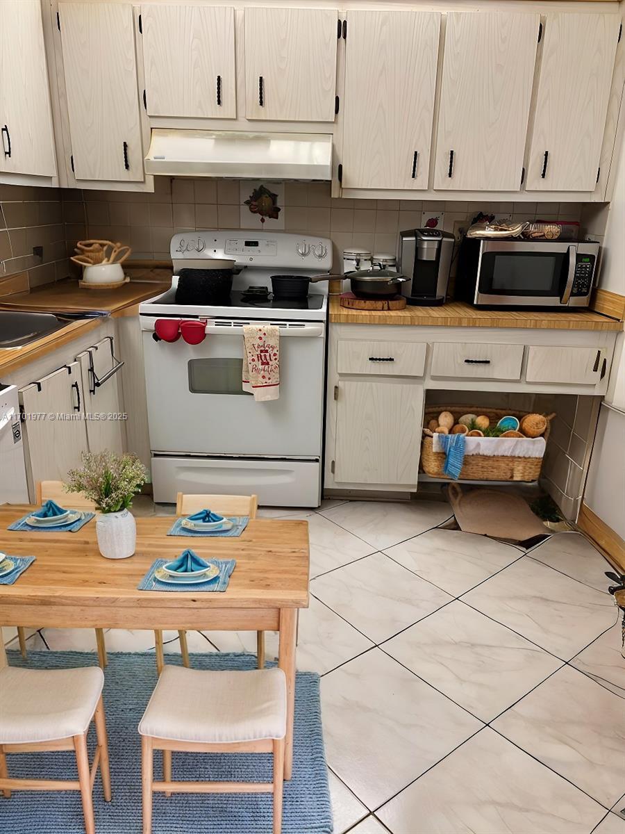 Property Photo: 1830 SW 81st Ave 4310 FL 33068