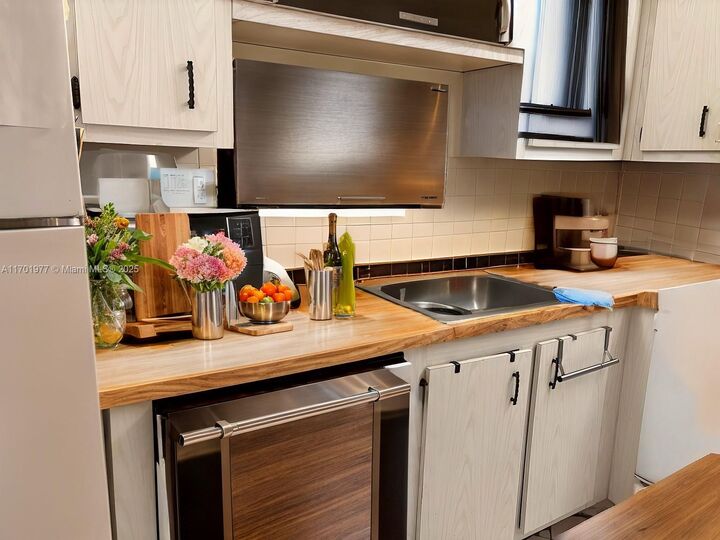 Property Photo:  1830 SW 81st Ave 4310  FL 33068