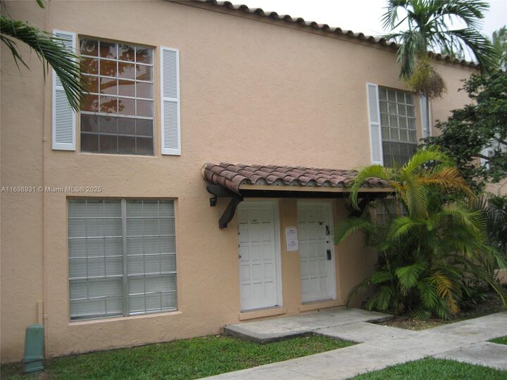 10806 N Kendall Dr P-26  Miami FL 33176 photo