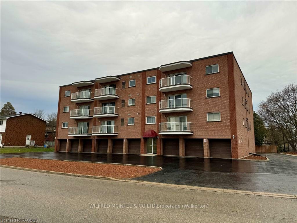 Property Photo:  203 McNabb Street 304  ON N0G 2V0 
