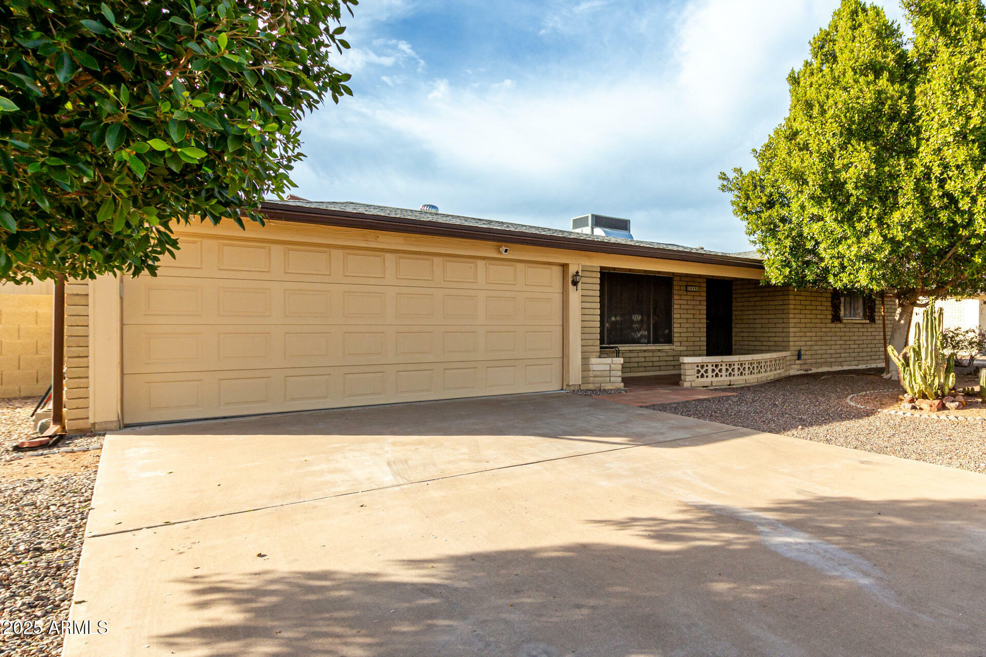 Property Photo:  666 N 65th Place  AZ 85205 