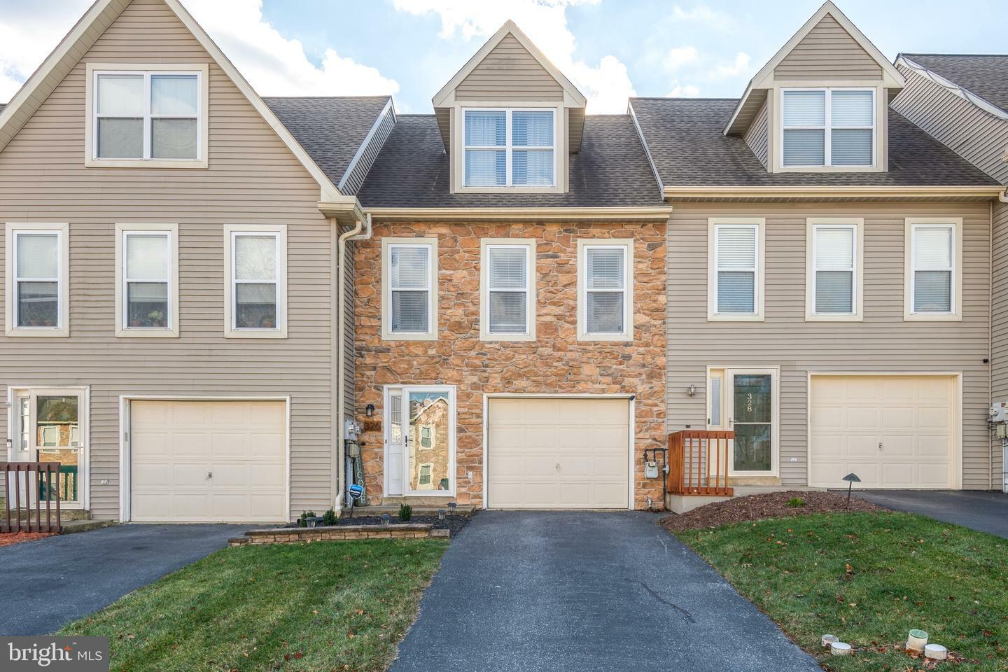 Property Photo:  326 Oakridge Drive  PA 17554 