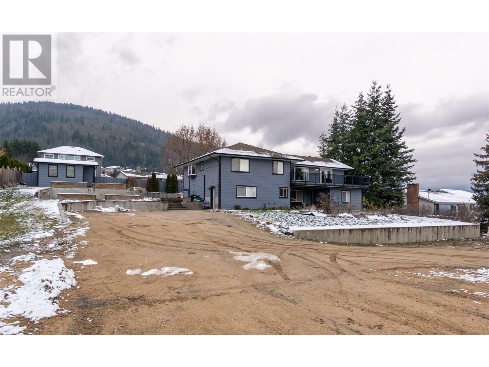 Property Photo:  1350 13 Avenue Southeast  BC V1E 2G7 