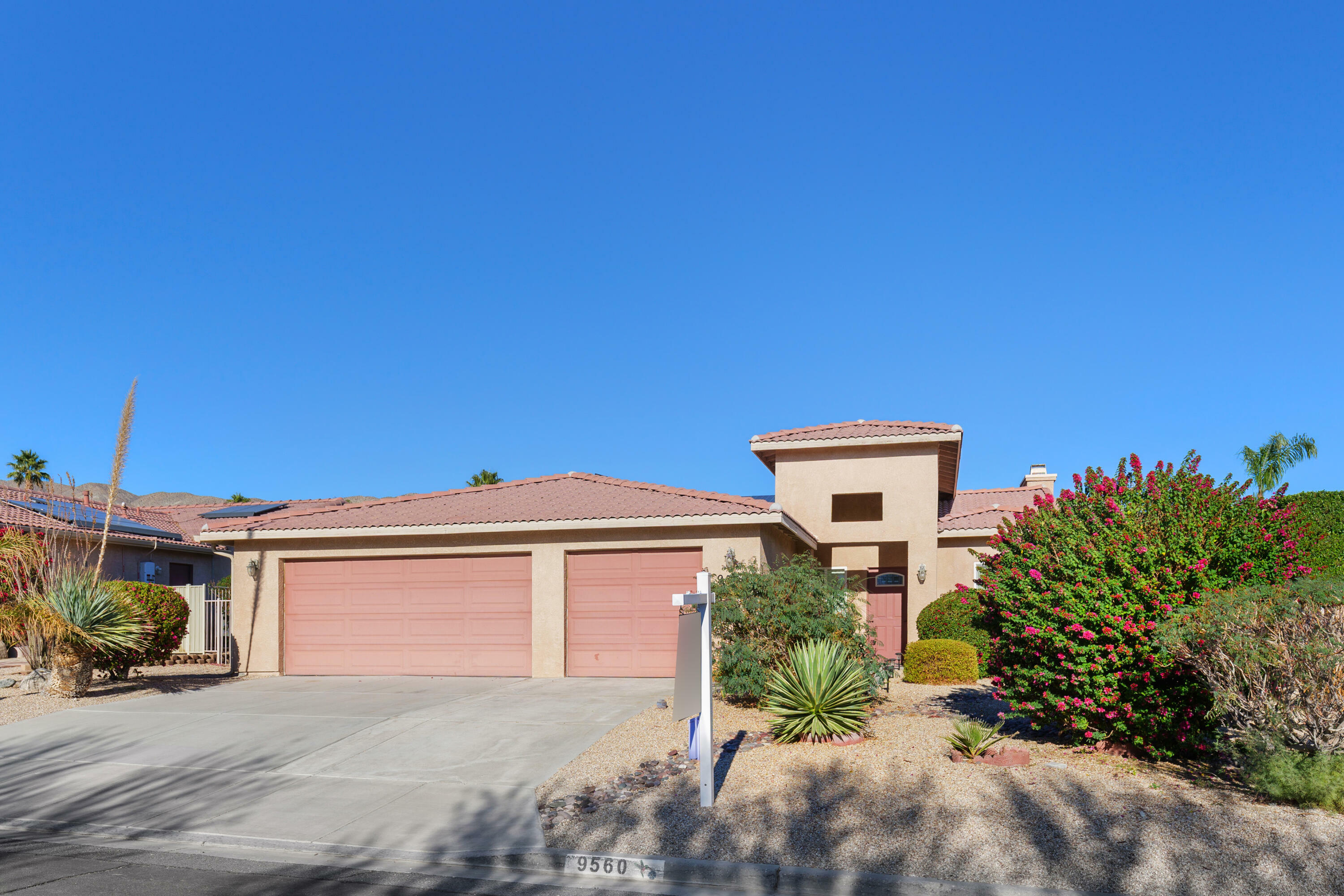 Property Photo:  9560 Ekwanok Drive  CA 92240 