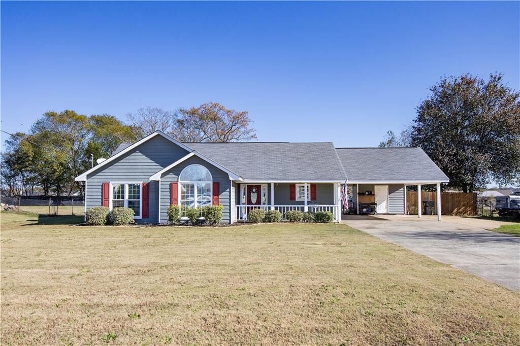 Property Photo: 51 Fallowfield Drive AL 36856