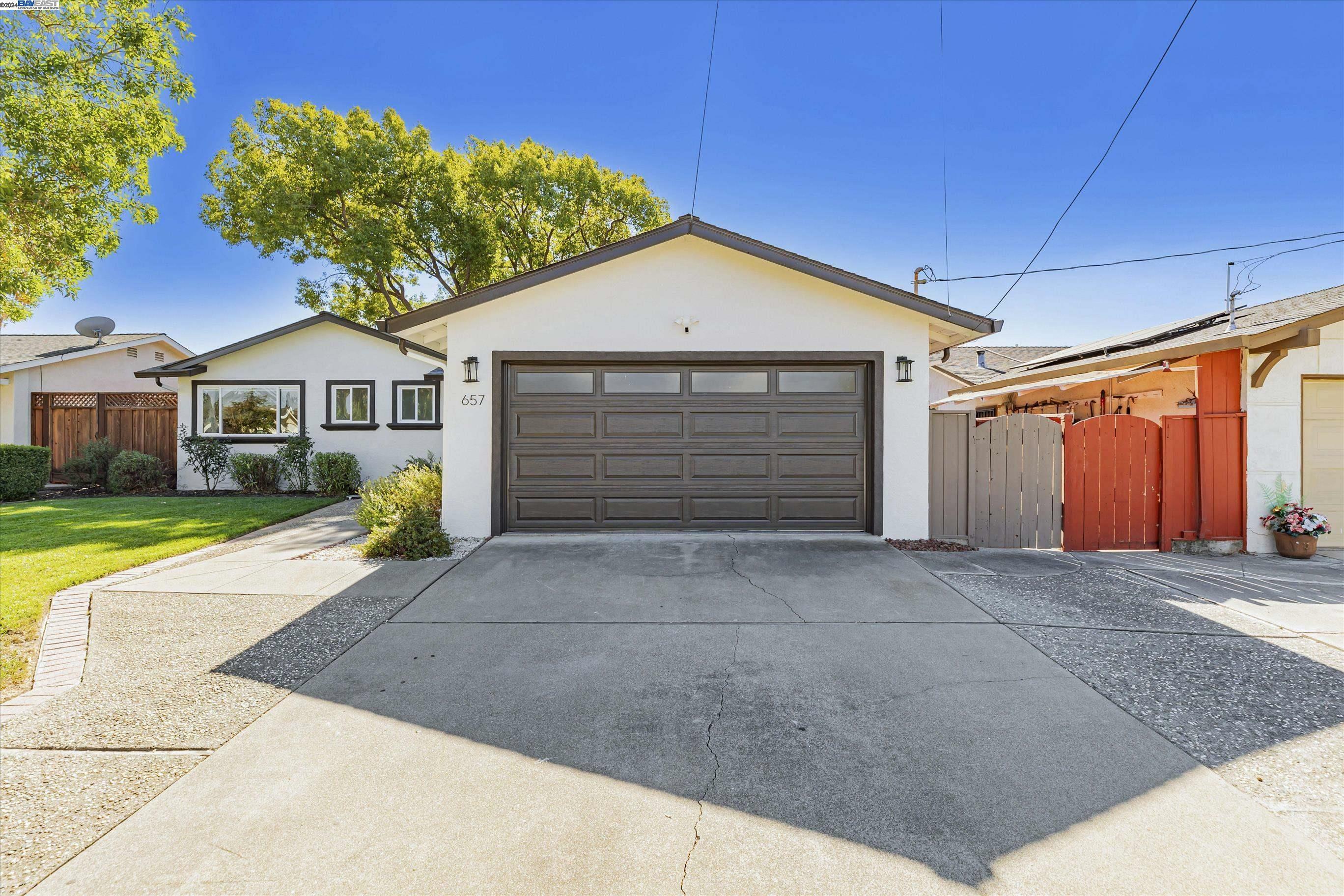 Property Photo:  657 Los Alamos Ave  CA 94550 