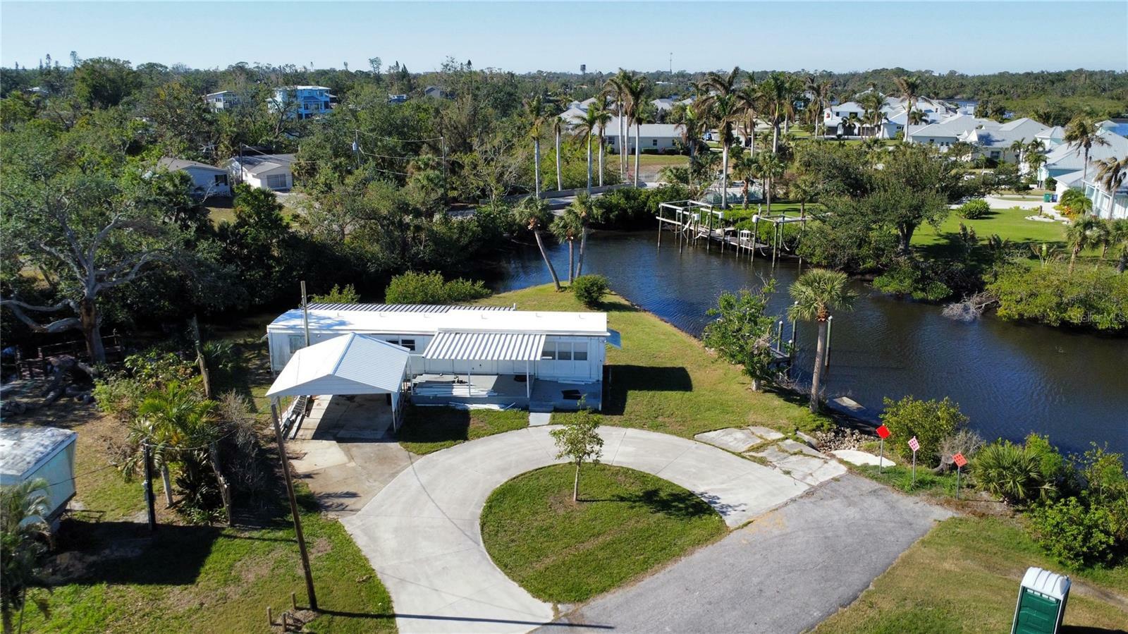 Property Photo:  1001 Tarpon Court  FL 34275 