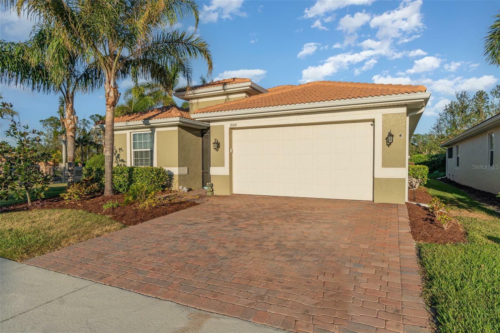 Property Photo:  19308 Yellowtail Court  FL 34292 