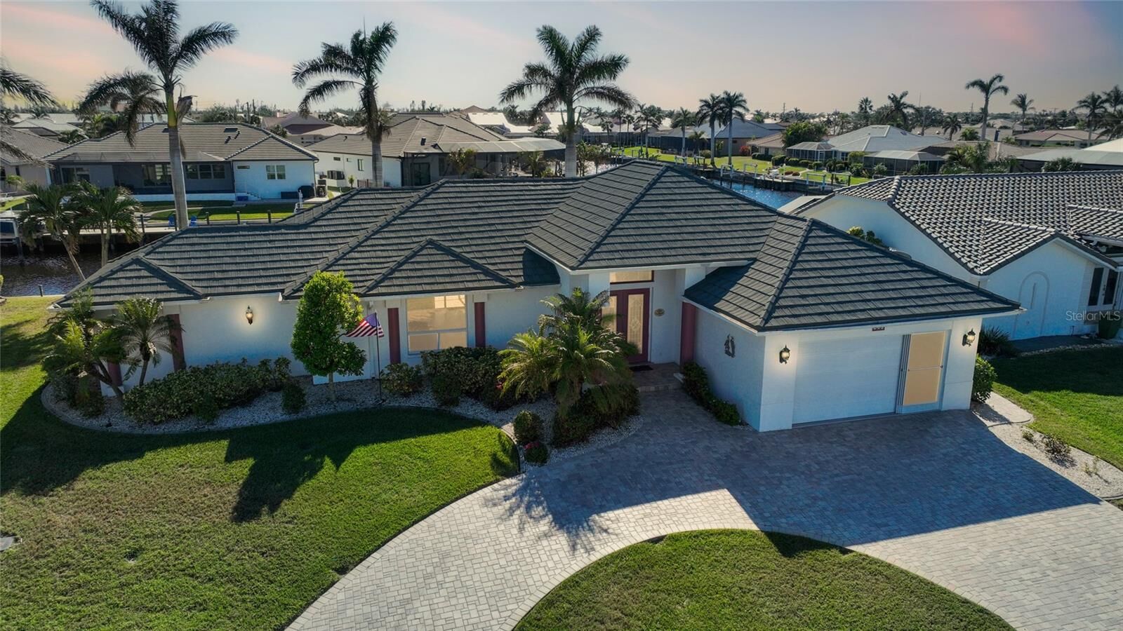Property Photo: 809 Lucia Drive FL 33950
