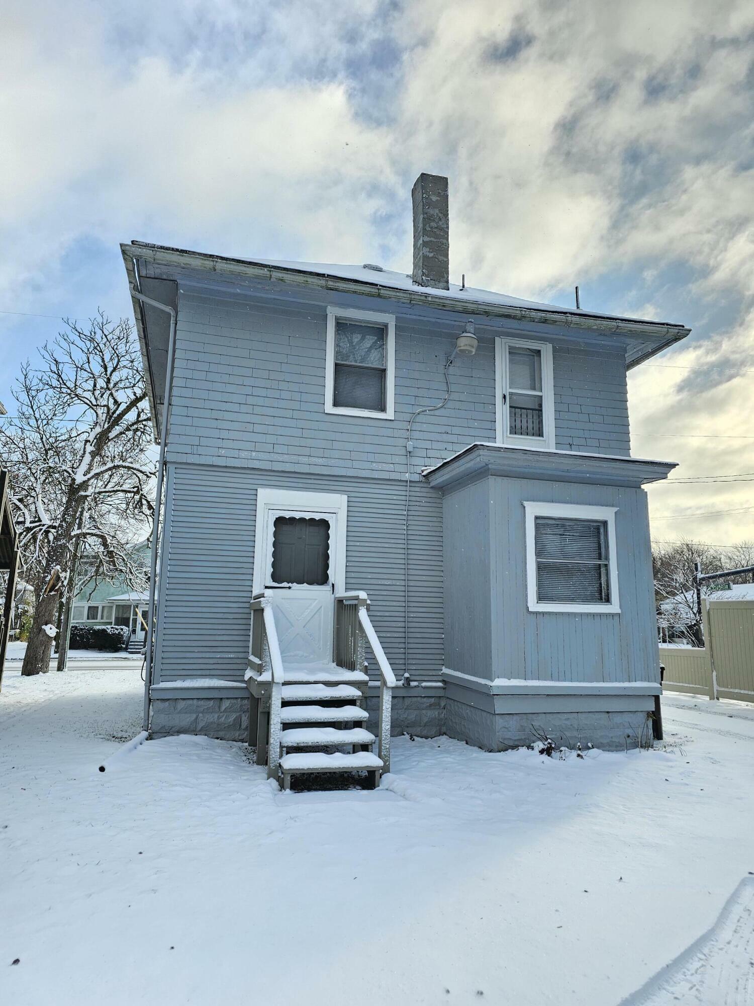 Property Photo:  410 S West Ave Avenue  MI 49201 