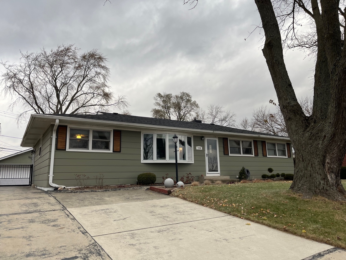 Property Photo:  110 59th Street  IL 60527 