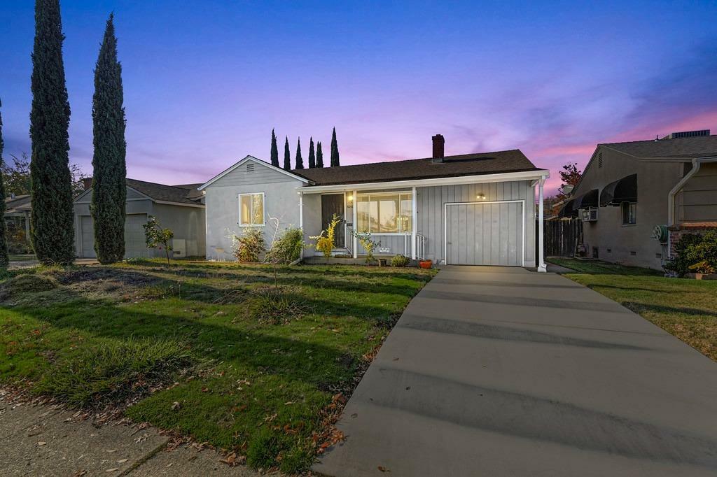 Property Photo:  5656 Johns Drive  CA 95822 