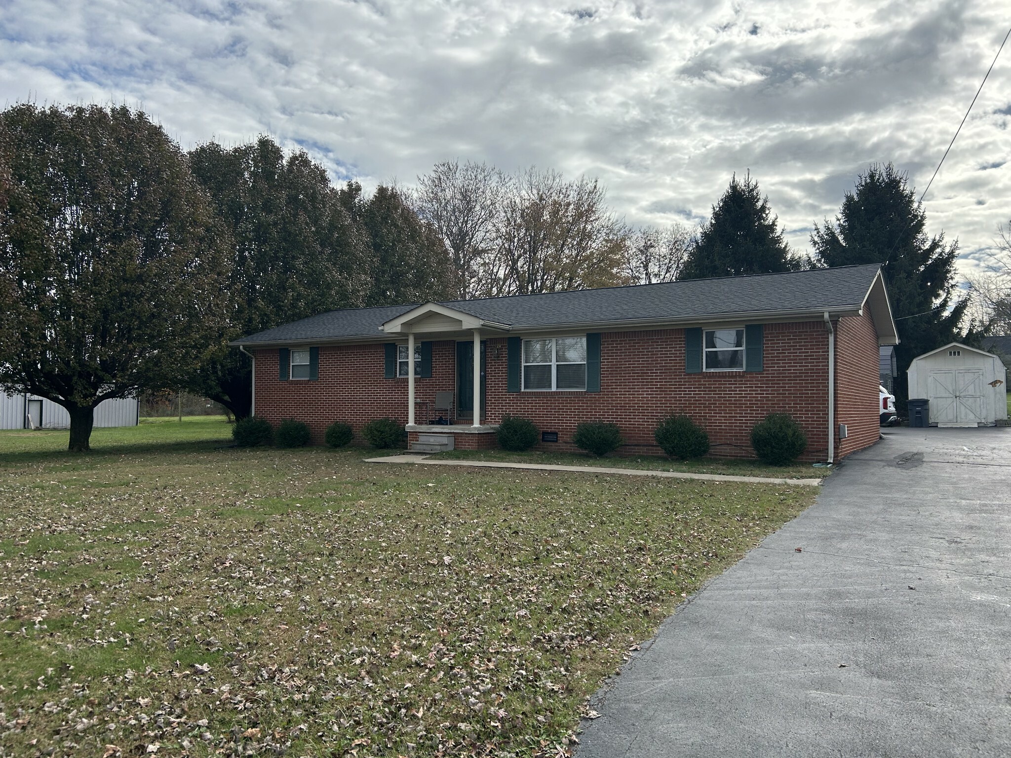 Property Photo:  107 Parkview St  TN 37083 