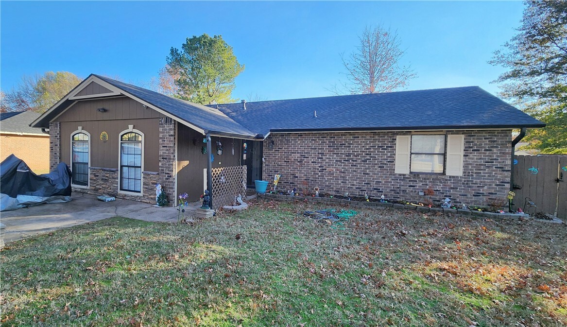 Property Photo:  105 Wright Avenue  AR 72764 