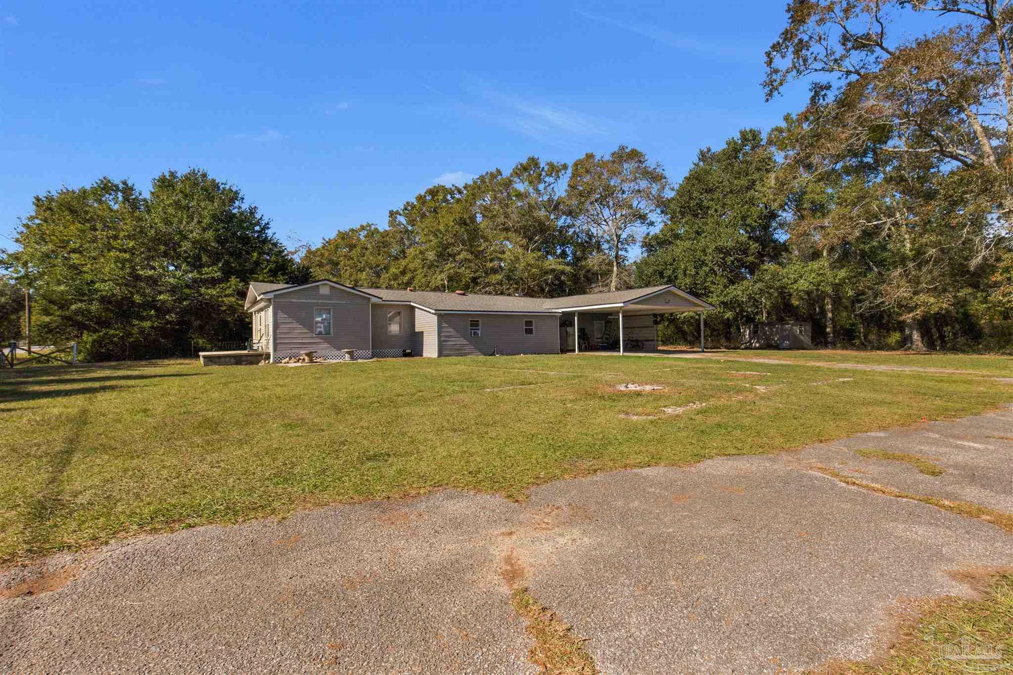 Property Photo:  950 Marge Ln  FL 32577 