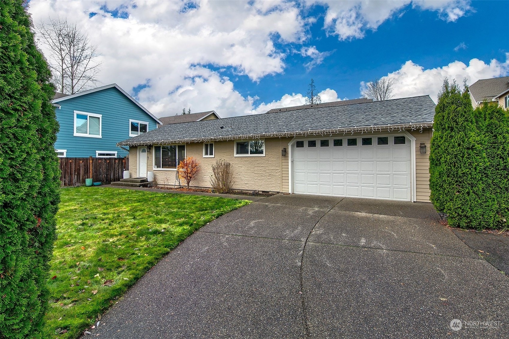 Property Photo:  1633  150th Street SW 3  WA 98087 