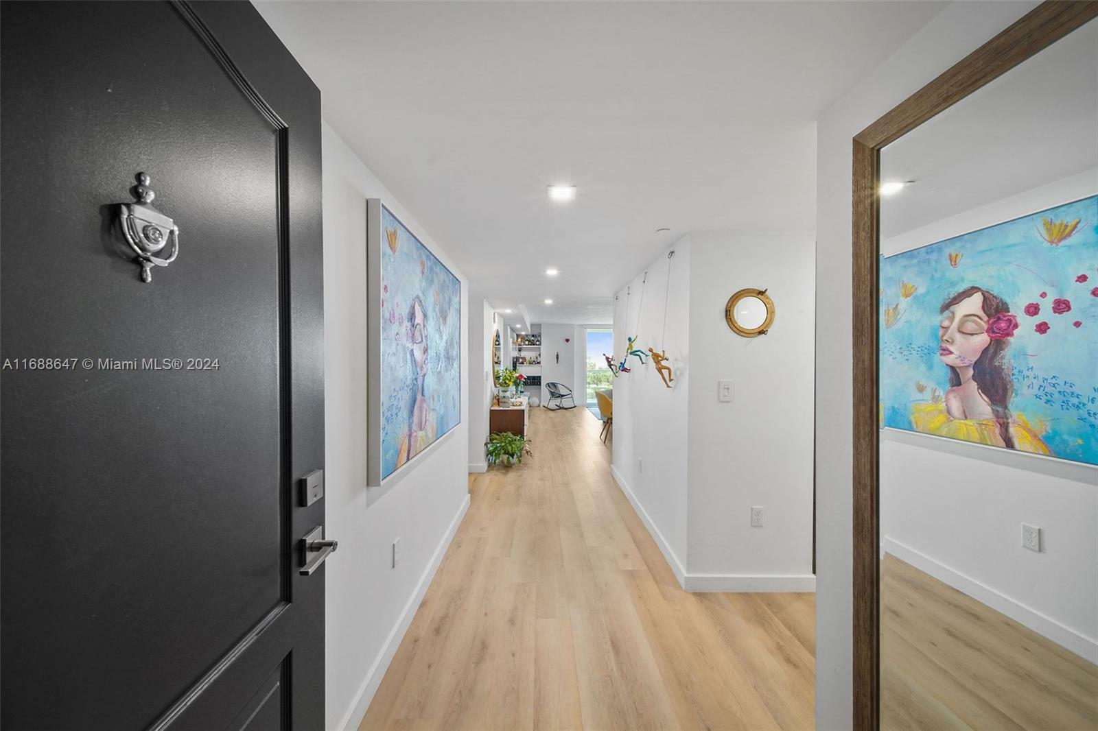 Property Photo:  2101 Brickell Ave 712  FL 33129 