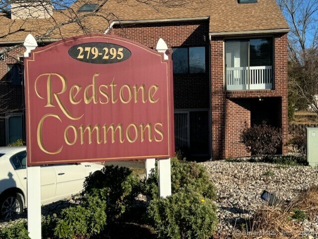 Property Photo:  279 Redstone Hill Road Apt 52  CT 06010 