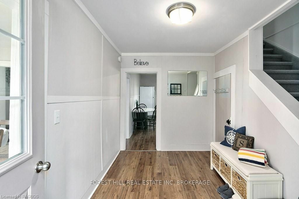 Property Photo:  54 Mark St W  ON N0C 1H0 