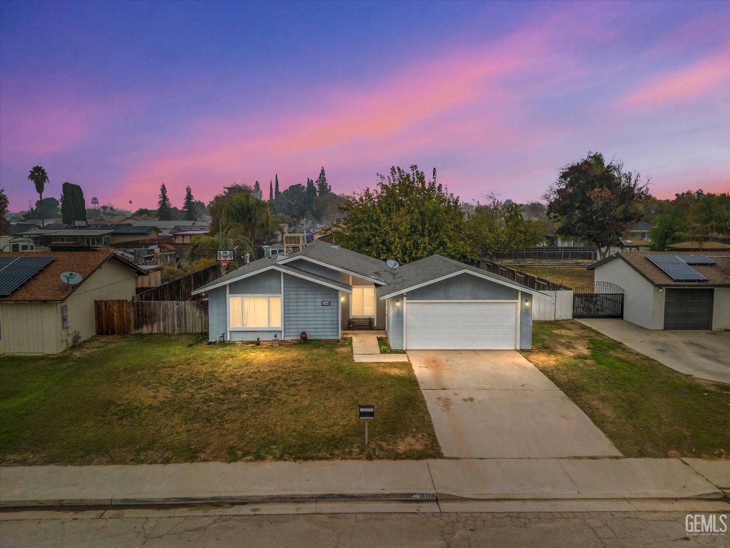 Property Photo:  10708 Meacham Road  CA 93312 