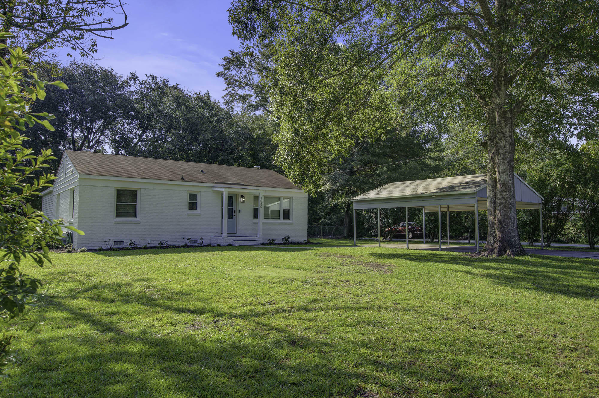 Property Photo:  1060 Pauline Avenue  SC 29412 