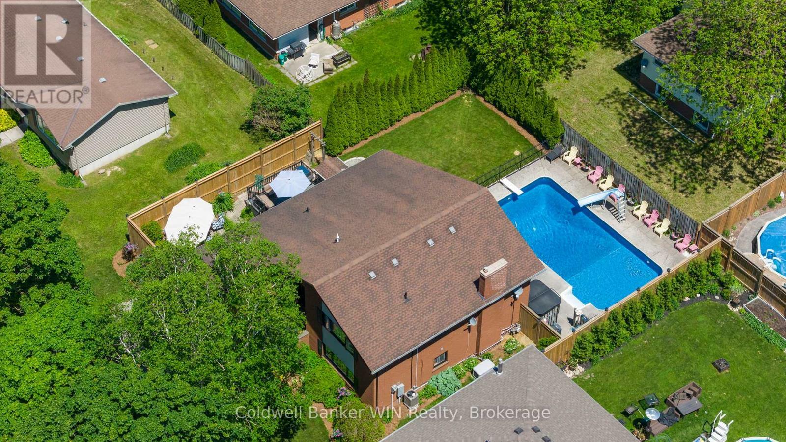 Property Photo: 510 Church Crescent ON N0G 2L2