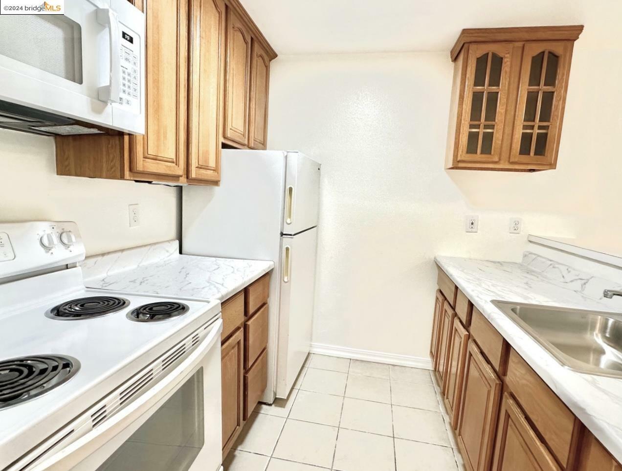 Property Photo:  2901 Macarthur Blvd 112  CA 94602 