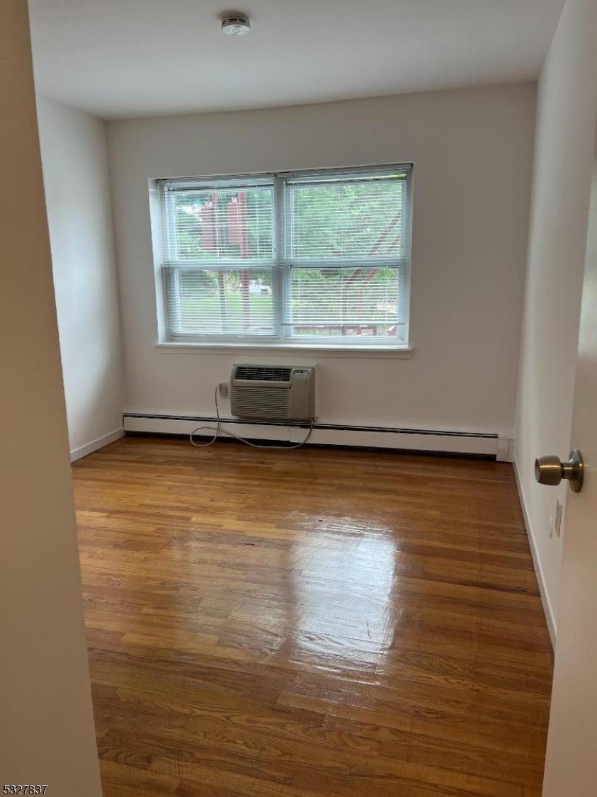 Property Photo:  354 S Orange Ave 3D  NJ 07079 