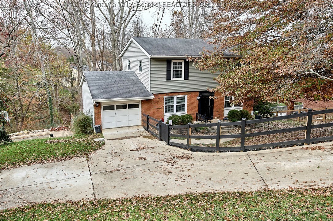 1711 Rolling Hills Road  Charleston WV 25314 photo