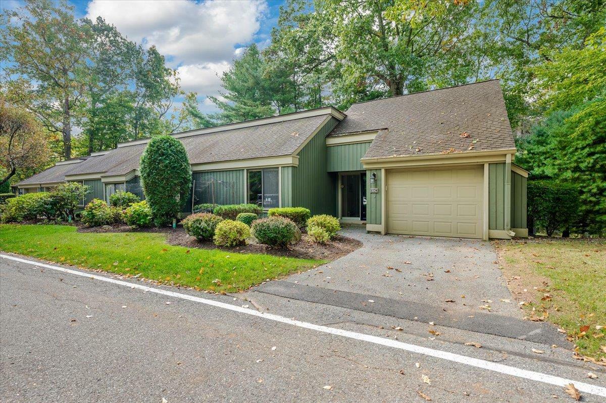 Property Photo: 564 Heritage Hills C NY 10589