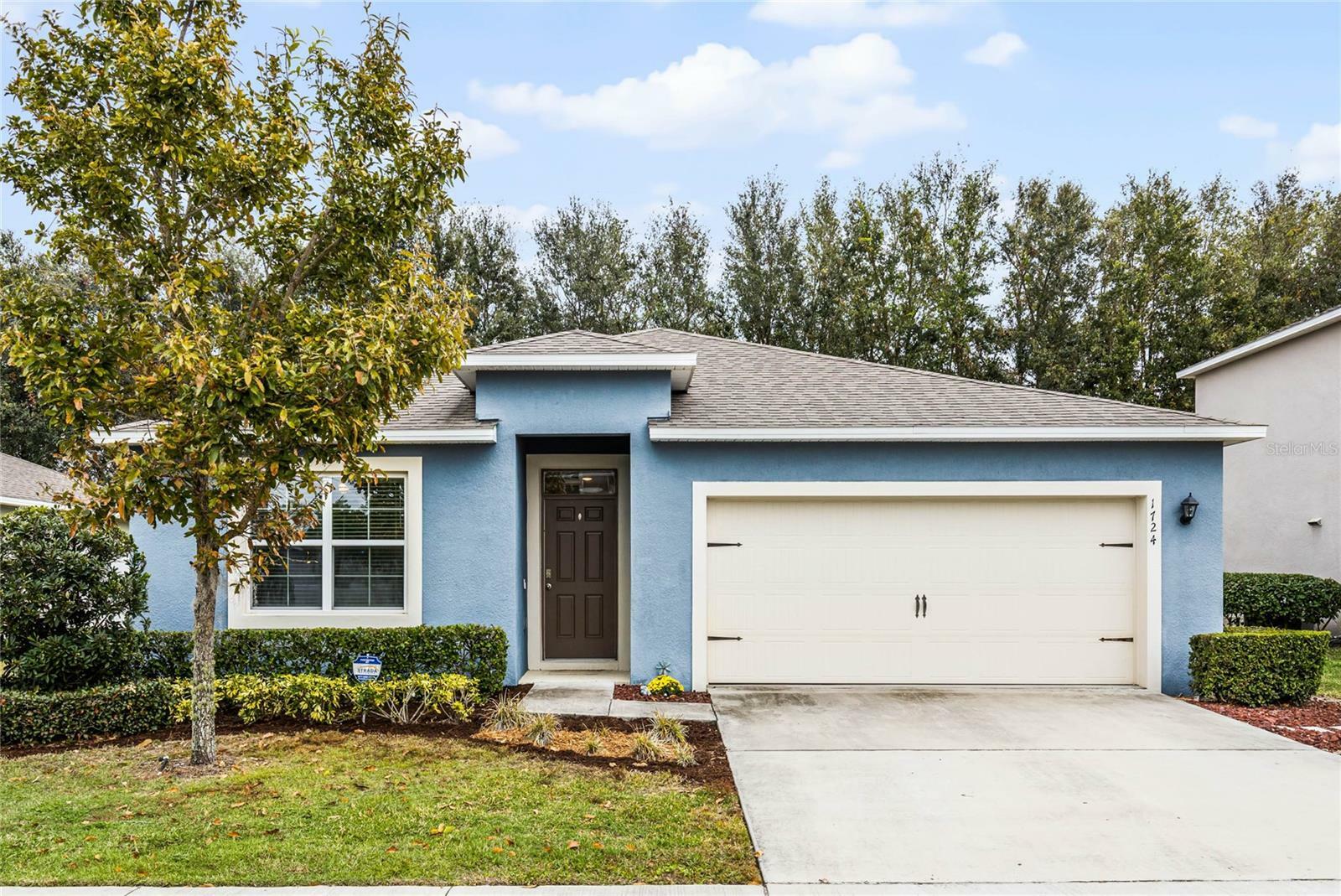 Property Photo:  1724 Point O Woods Court  FL 32757 